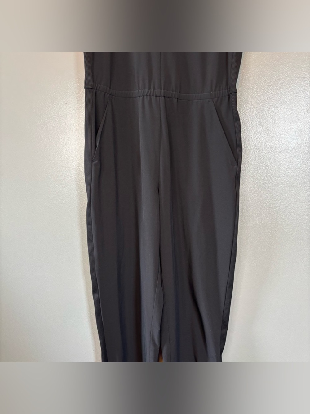 ATHLETA sz 6 Brooklyn Performance V Neck Tapered Leg Jumpsuit Athletic Black - Picture 4 of 8